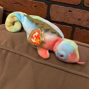 Iggy the Iguana with tongue